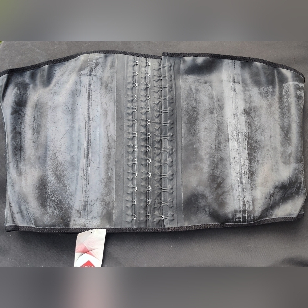 LYCRA Waist Shaper in a Tie-dyed Black & White